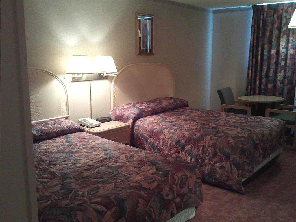 Empire Inn Brandon Exterior photo